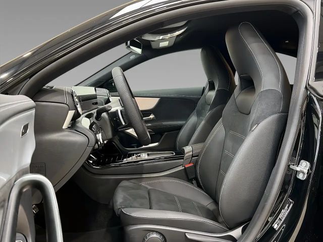 Mercedes-Benz CLA 200 AMG Line Coupé