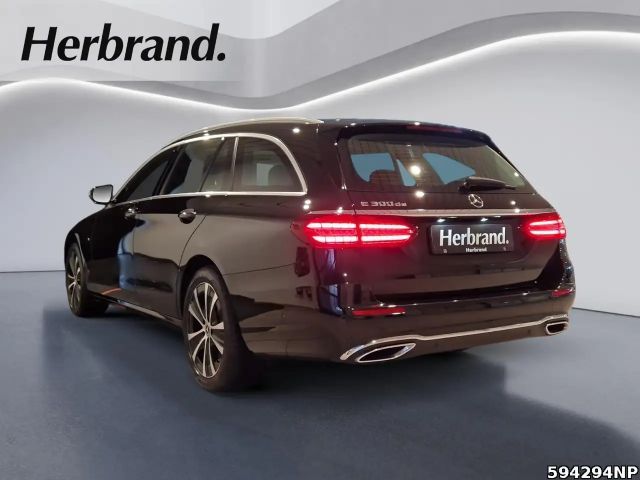 Mercedes-Benz E 300 AVANTGARDE Estate