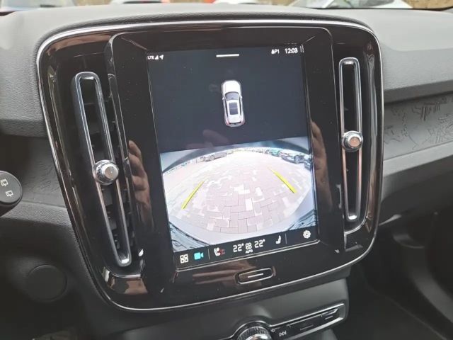 Volvo XC40 Core Recharge