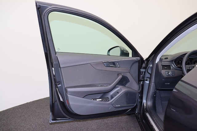 Audi A4 35 TFSI Avant S-Tronic