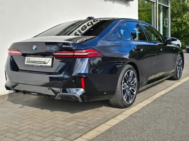 BMW 520 520i M-Sport Sedan