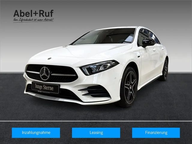 Mercedes-Benz A 250 A 250 e AMG Line