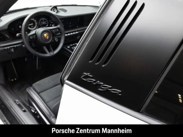 Porsche 992 4 Coupé GTS Targa