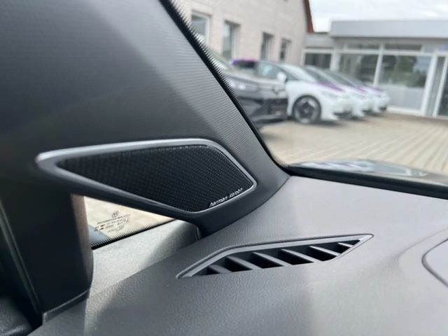 Volkswagen Golf R-Line Variant