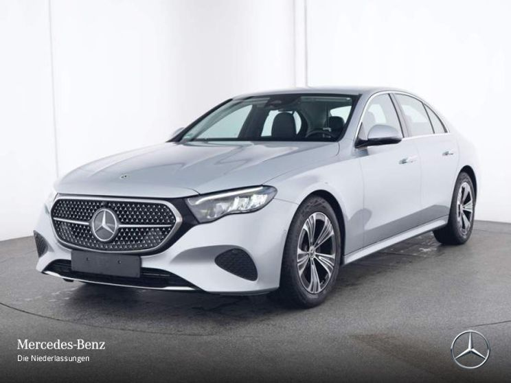 Mercedes-Benz E 220 AVANTGARDE E 220 d Sedan