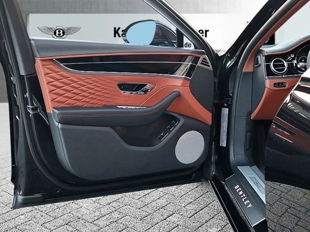 Bentley Flying Spur Hybrid V8