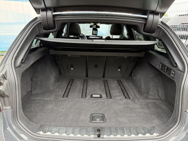 BMW 330 330d M-Sport Touring xDrive