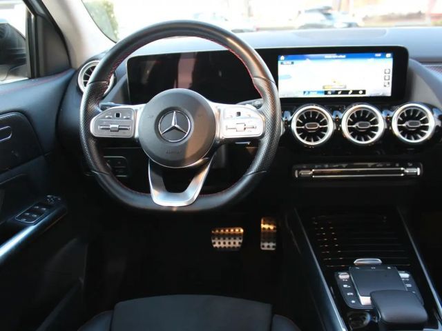 Mercedes-Benz GLA 250 4MATIC AMG Line