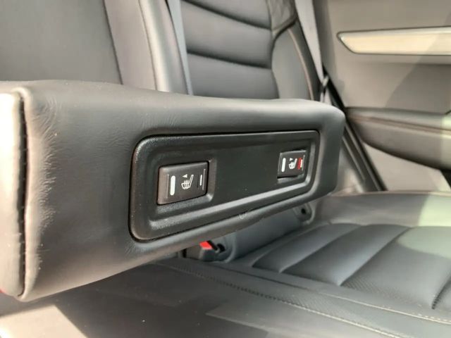 Renault Koleos Blue Initiale Paris