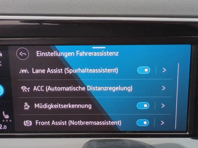 Volkswagen Golf 1.0 TSI Life Variant
