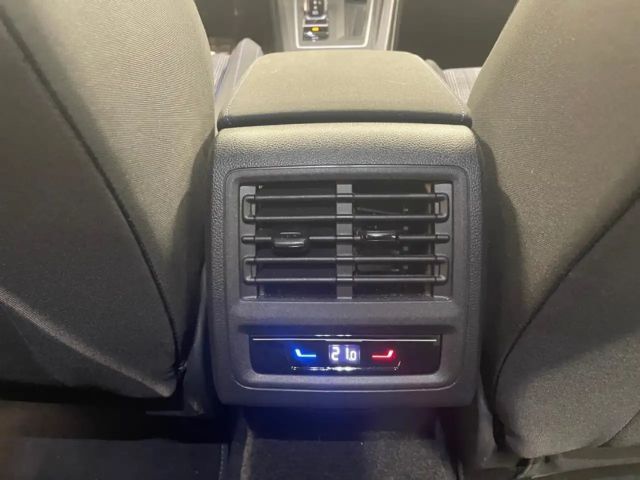 Volkswagen Golf Business GTE Plus