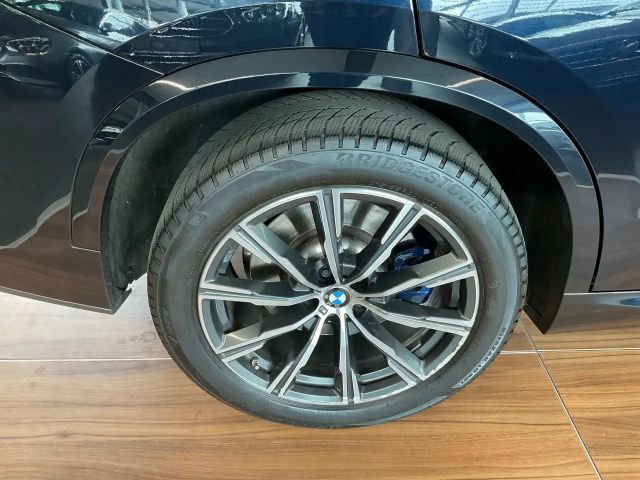 BMW X5 M50i