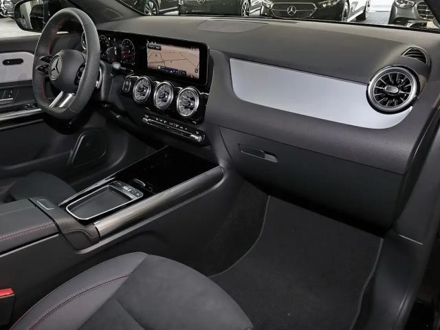 Mercedes-Benz GLA 200 AMG Line