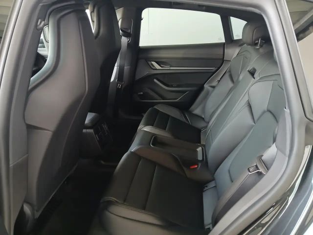 Porsche Taycan 4S Cross Turismo