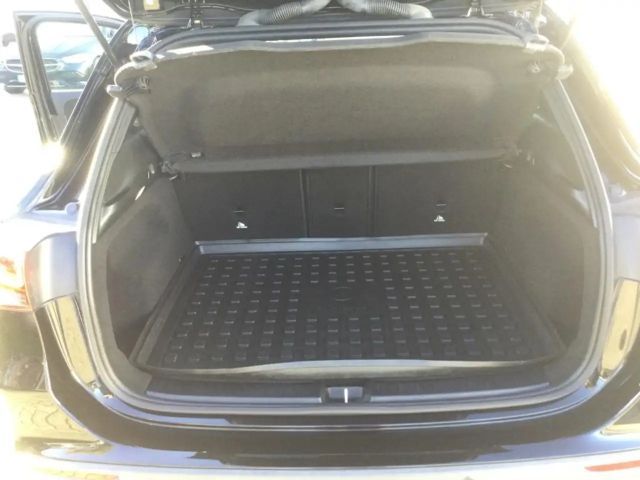 Mercedes-Benz GLA 200 AMG Line GLA 200 d