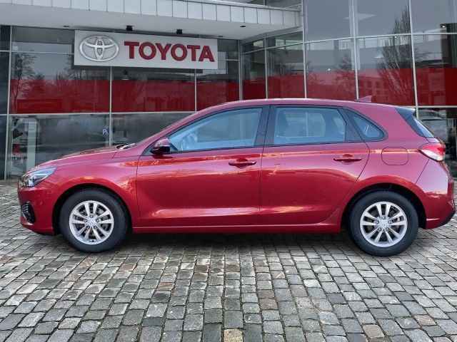Hyundai i30 1.5 Selected Kombi mit wenig KM*Top gepflegt