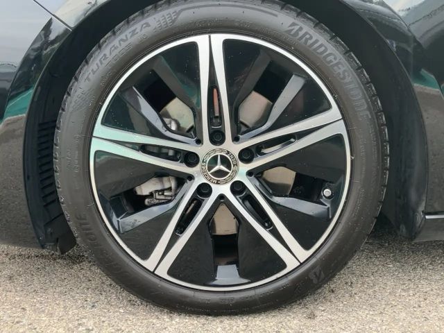 Mercedes-Benz B 220 4MATIC Progressive Sedan