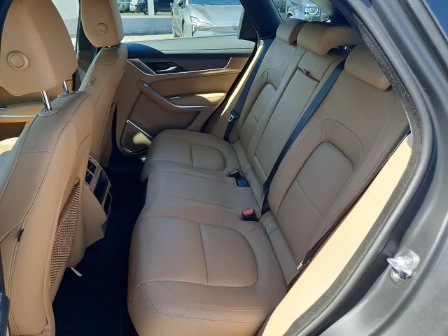 Jaguar F-Pace AWD P400e