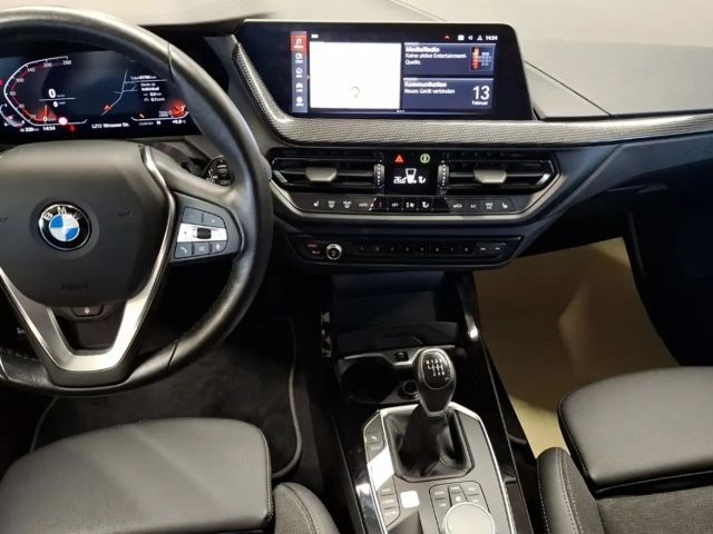 BMW 116 116i Sedan Sport Line