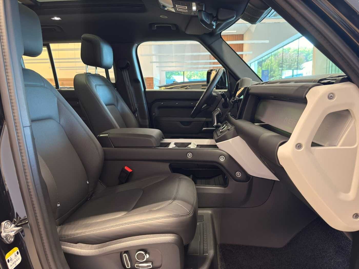 Land Rover Defender Dynamic SE