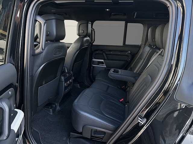 Land Rover Defender 110