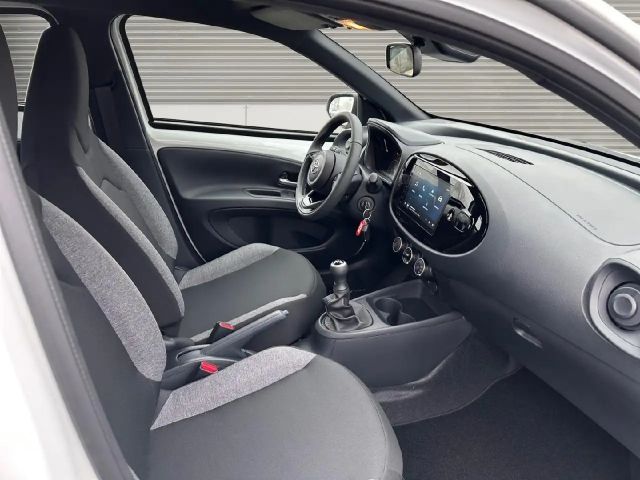 Toyota Aygo X 1.0 VVT-i Business