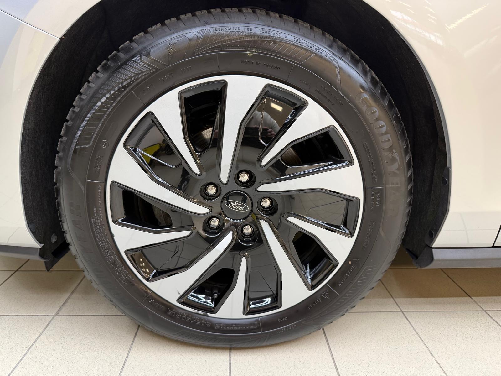 Ford Focus Tur 1.0 Titan >NAVI-LED-SHZ-TEMP-DAB-PDC+