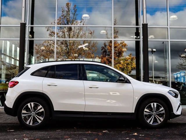 Mercedes-Benz GLA 180 ProgressiveAdvanced/AHK/Kamera/LED/Night