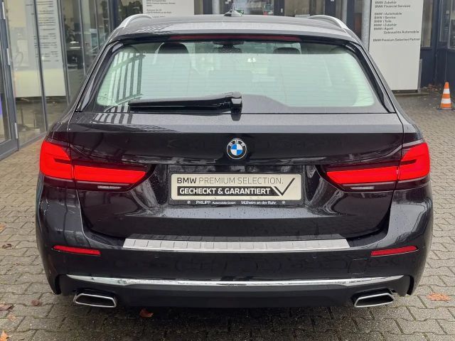 BMW 530 530i Luxury Line Touring xDrive