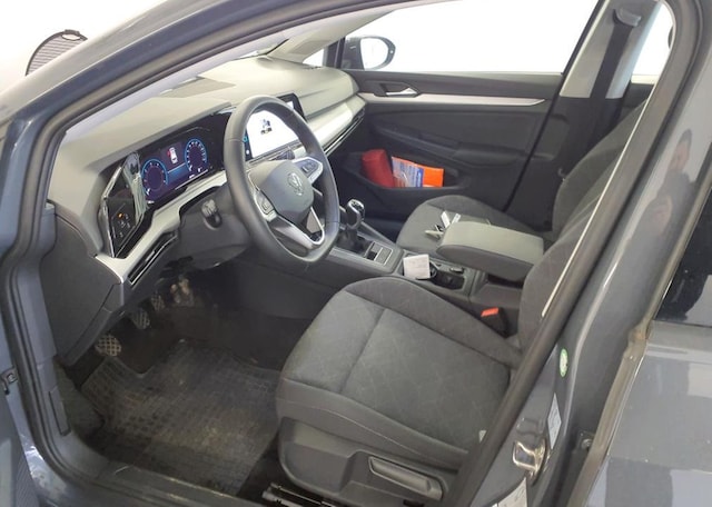 Volkswagen Golf Life Variant