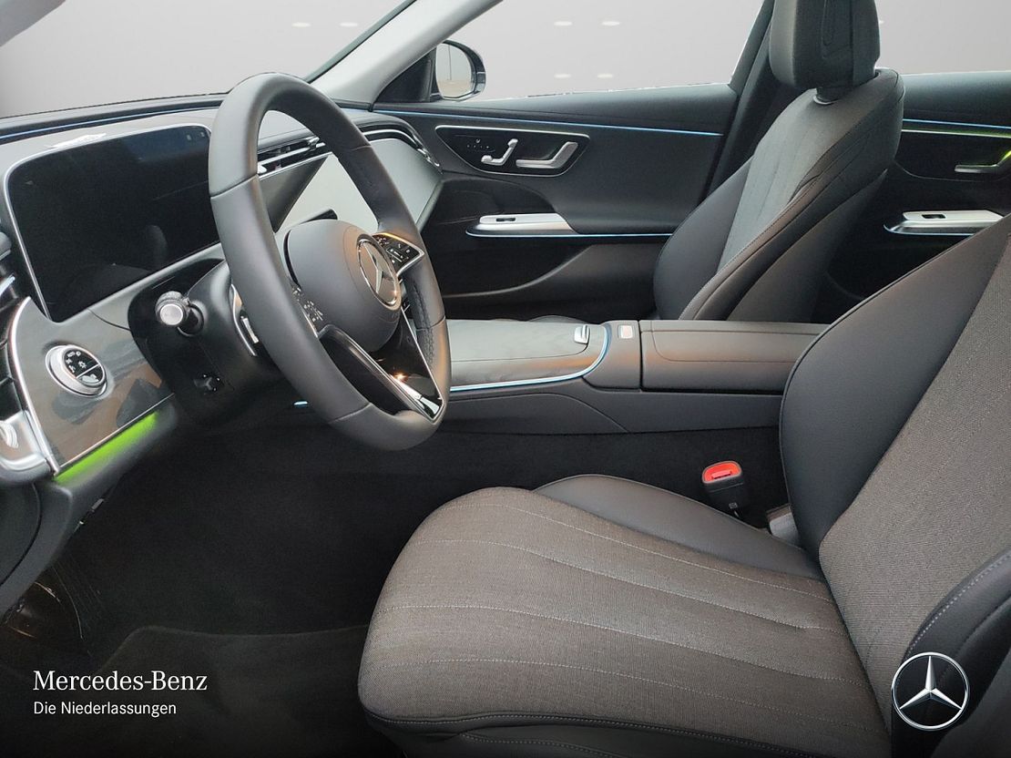 Mercedes-Benz E 220 AVANTGARDE E 220 d Estate