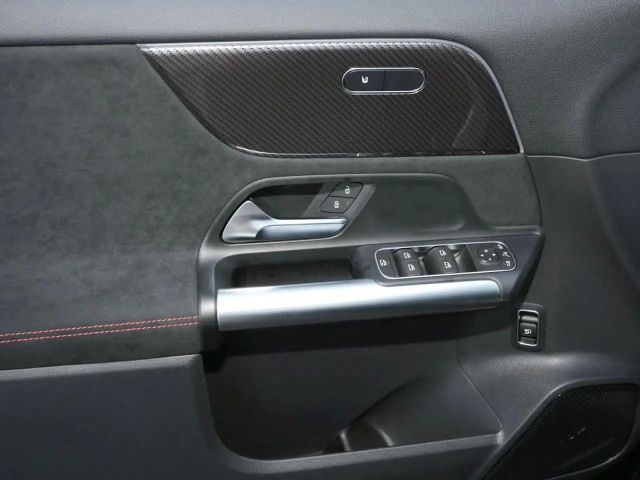 Mercedes-Benz GLA 200 AMG Line