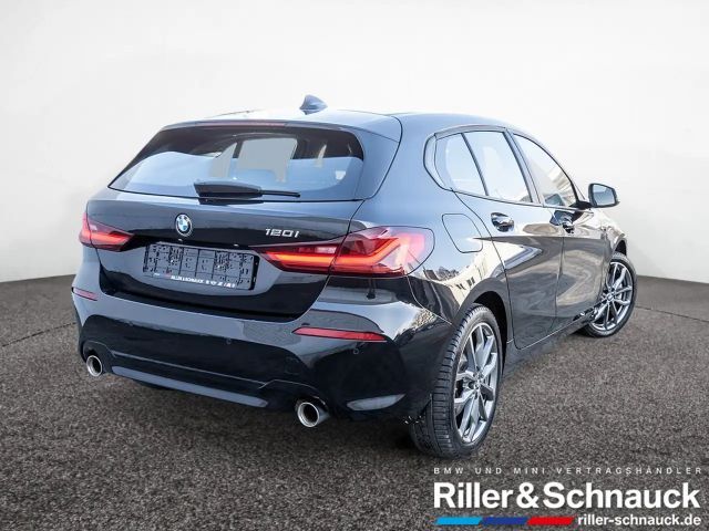 BMW 120 120i Sedan