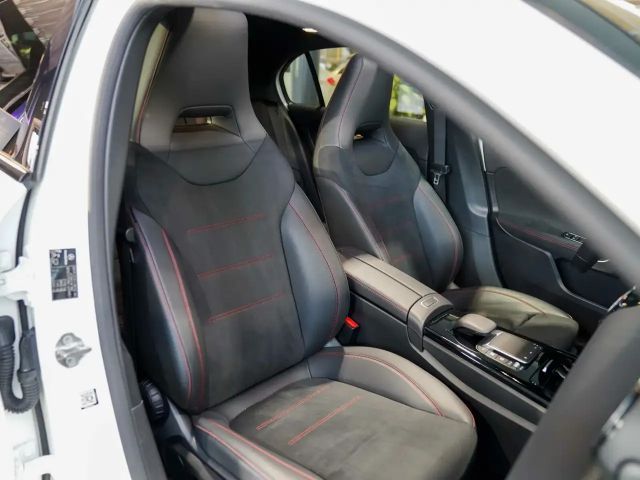 Mercedes-Benz A 250 A 250 e AMG Line