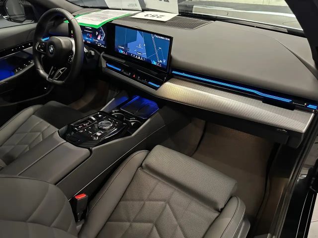 BMW 520 520d M-Sport Sedan