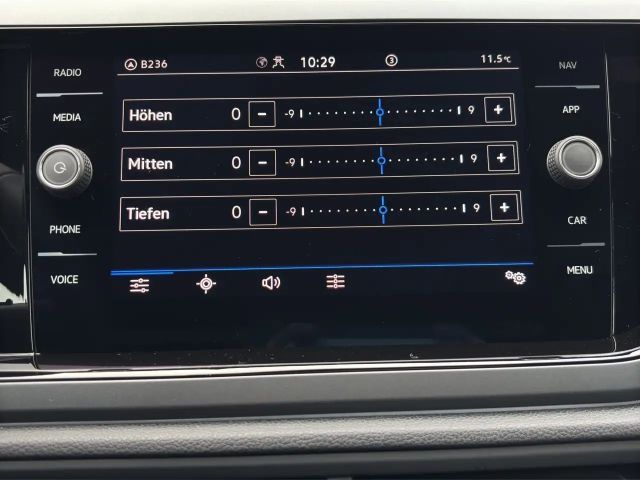 Volkswagen Taigo 1.0 TSI R-Line Style