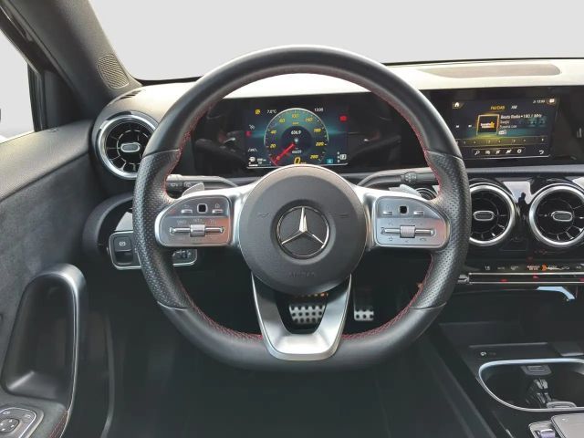 Mercedes-Benz A 200 4MATIC A 200 d AMG Line