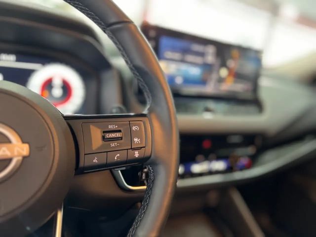 Nissan Qashqai 1.3 Connecta Ambiente+360°+uvm.