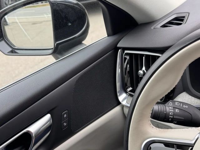 Volvo V60 AWD Recharge T6