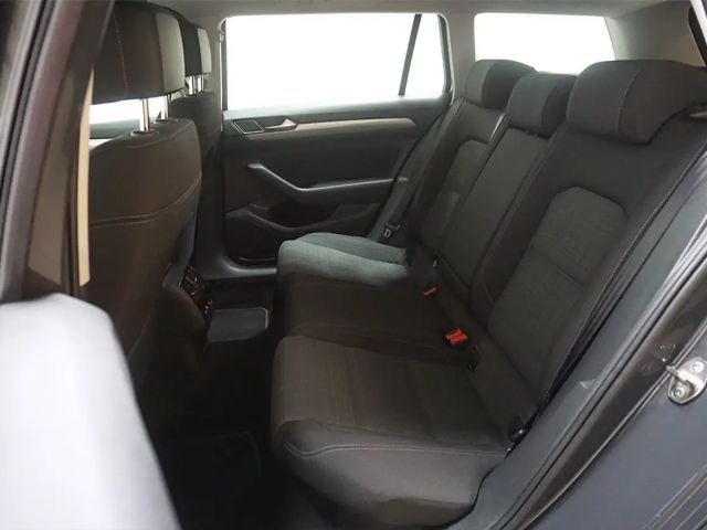 Volkswagen Passat Business DSG