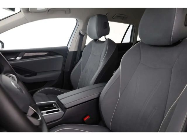 Volkswagen Passat 1.5 eTSI Business DSG
