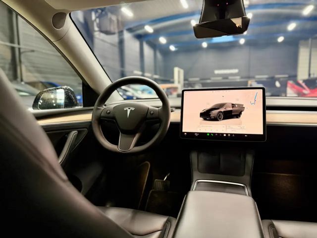 Tesla Model Y AWD Long Range