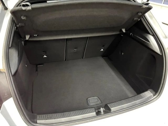 Mercedes-Benz A 200 A 200 d AMG Line