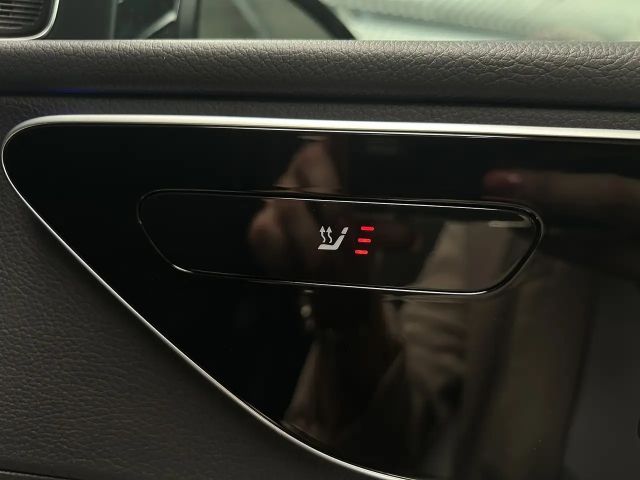 Mercedes-Benz C 200 AVANTGARDE Sedan