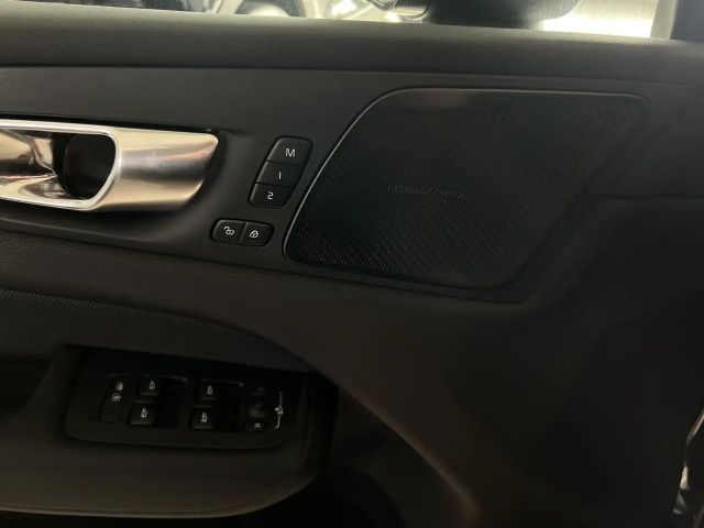 Volvo XC60 AWD Plus Recharge