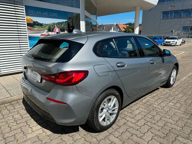 BMW 118 118i Sedan Sport Line