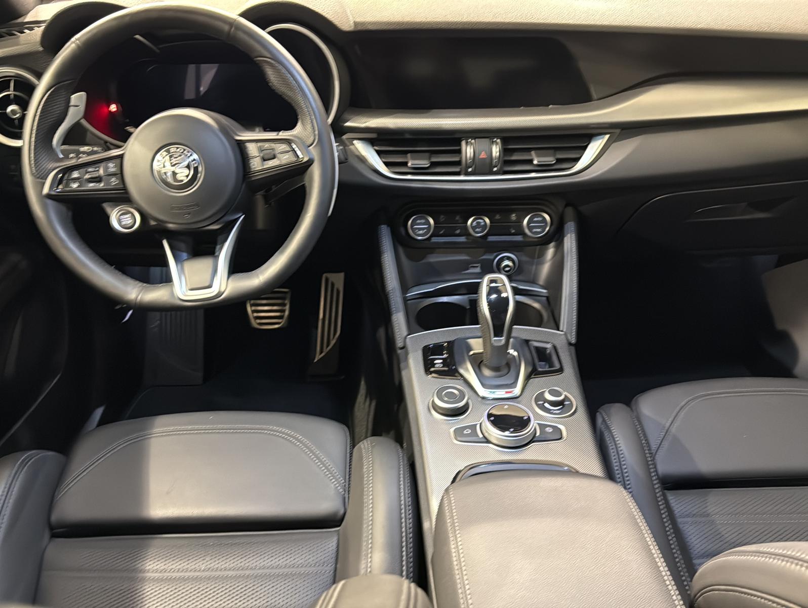 Alfa Romeo Stelvio Q4 Veloce