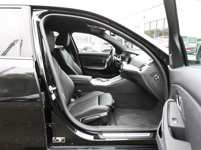 BMW 320 320d M-Sport Sedan xDrive