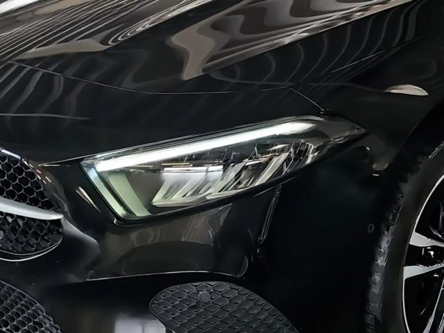 Mercedes-Benz A 250 A 250 e