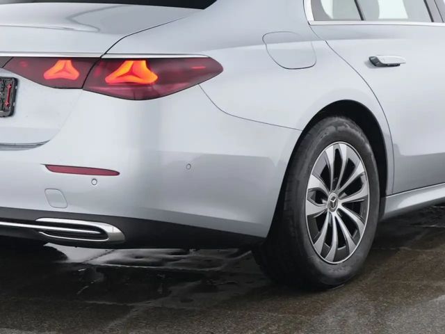 Mercedes-Benz E 220 AVANTGARDE E 220 d Sedan